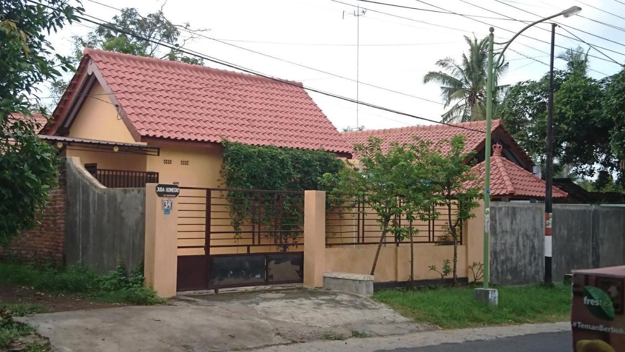 Juda Homestay Banyuwangi  Eksteriør billede